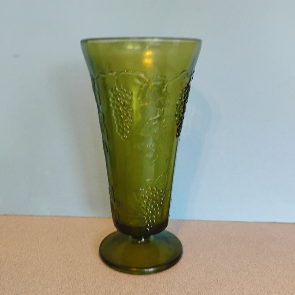 Indiana Glass Vintage Grape Pattern Avocado Green Vase